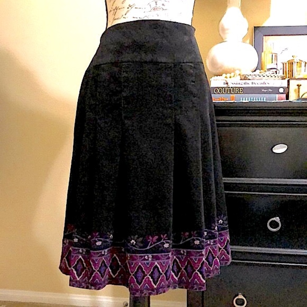 Apostrophe Pleated Corduroy Skirt